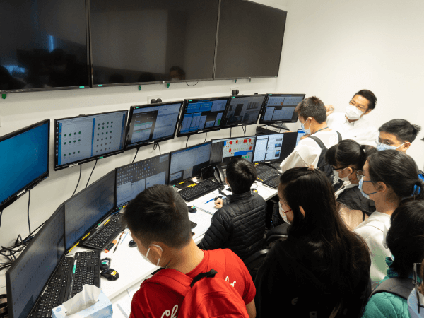 SEED 學生參觀快易通辦公室智慧方案展示